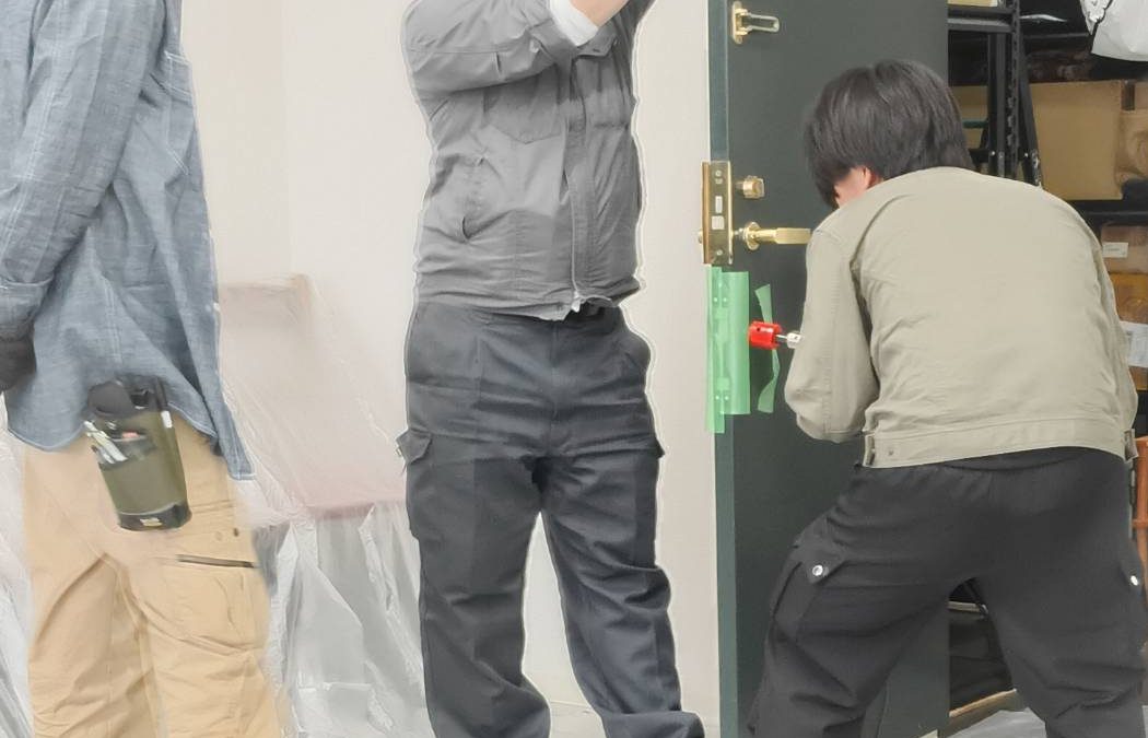 鉄扉の穴あけ研修