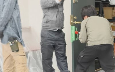 鉄扉の穴あけ研修